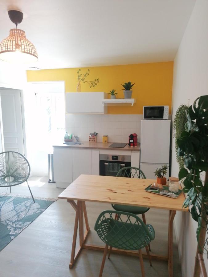 Le Studio Vert Climatise Situe 10 Min De Blaye Et De Sa Citadelle Apartment Eyrans Exterior photo